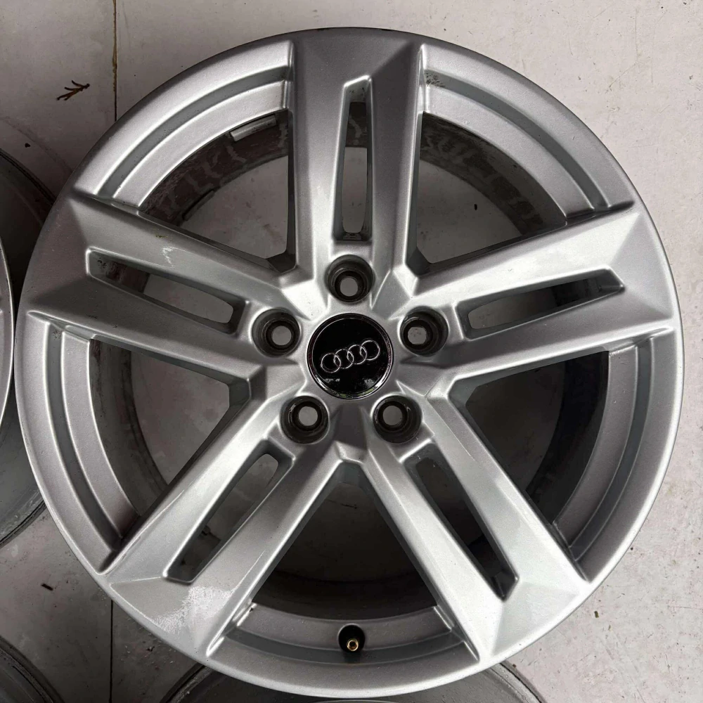 AUDI A3 A4 A5 A6 Q3 17"