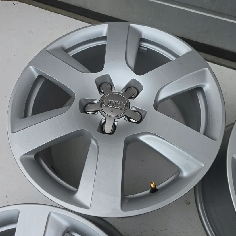 AUDI A4 B6 B7 B8 B9 A6 C6 C7 Q3 17'' ET39