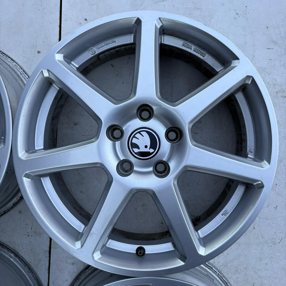 ŠKODA OCTAVIA KAROQ YETI SUPERB 17"
