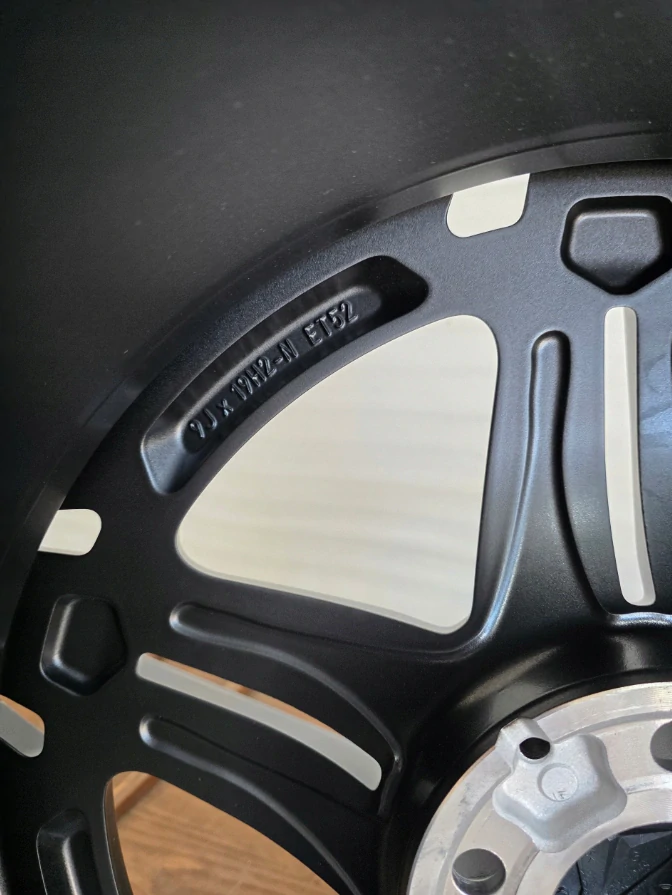 NOVÁ ORIGINÁLNÍ ALU KOLA MERCEDES 19" AMG CLA