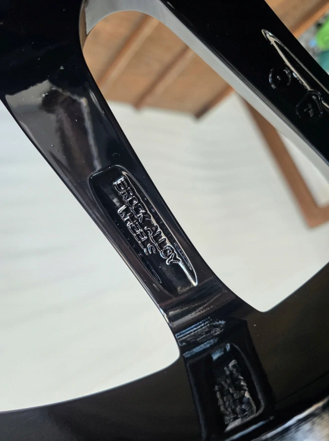 NOVÁ ALU KOLA RENAULT MEGANE IV 18"