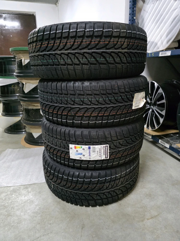 AUDI A4 S4 8W B9 18" Bridgestone 2022 ROK
