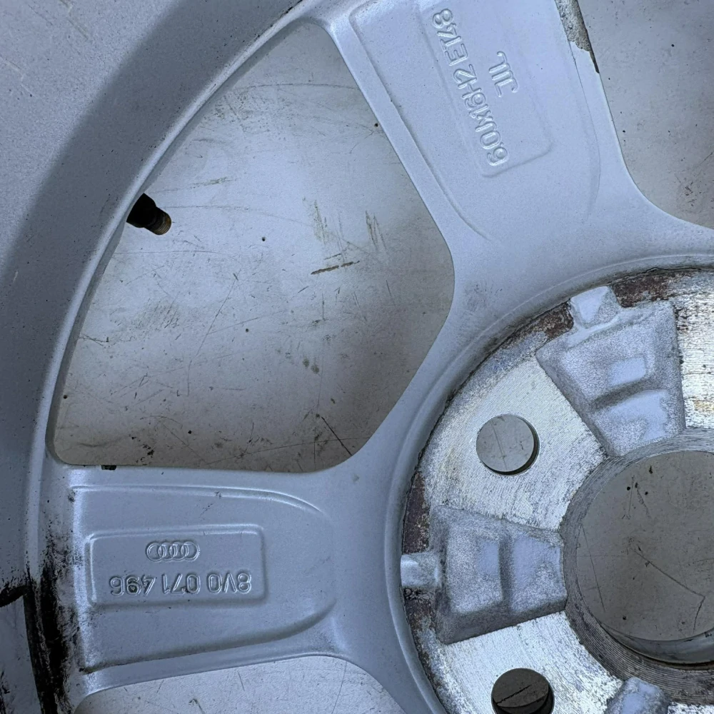 ALU KOLA VW GOLF TOURAN CADDY 16" DPH