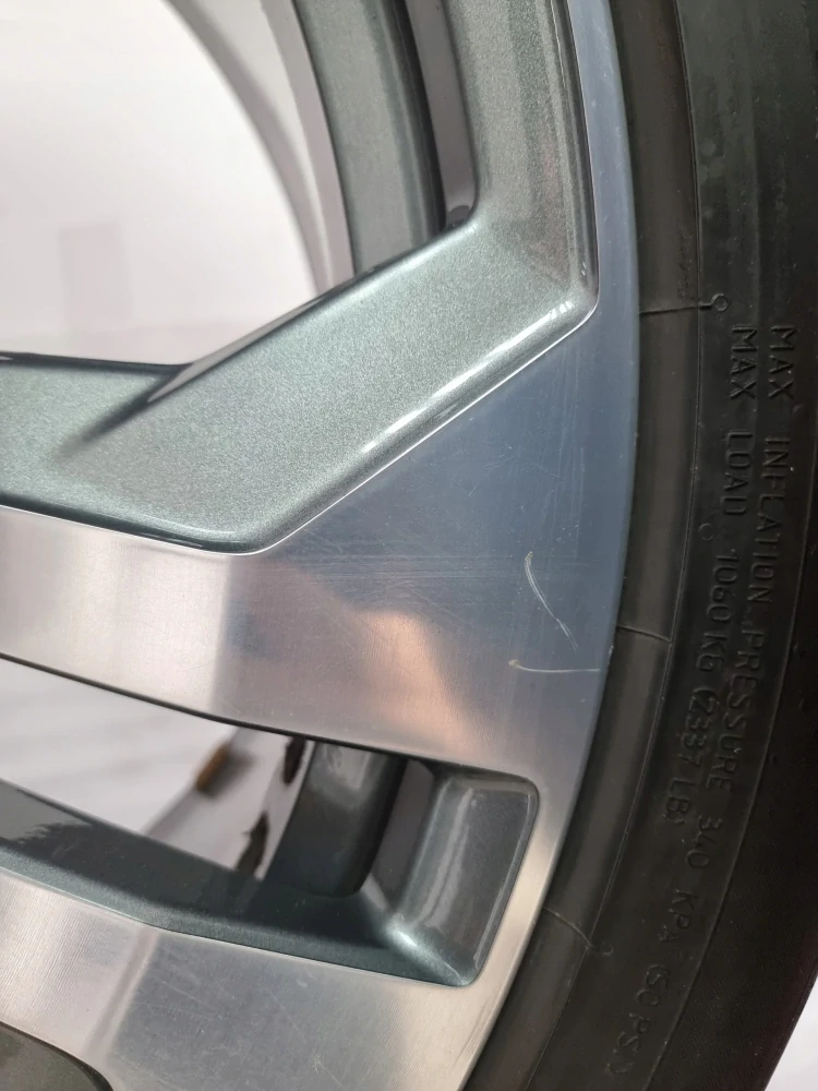 Audi Q8 4M8 Continental LATO 2021 22"