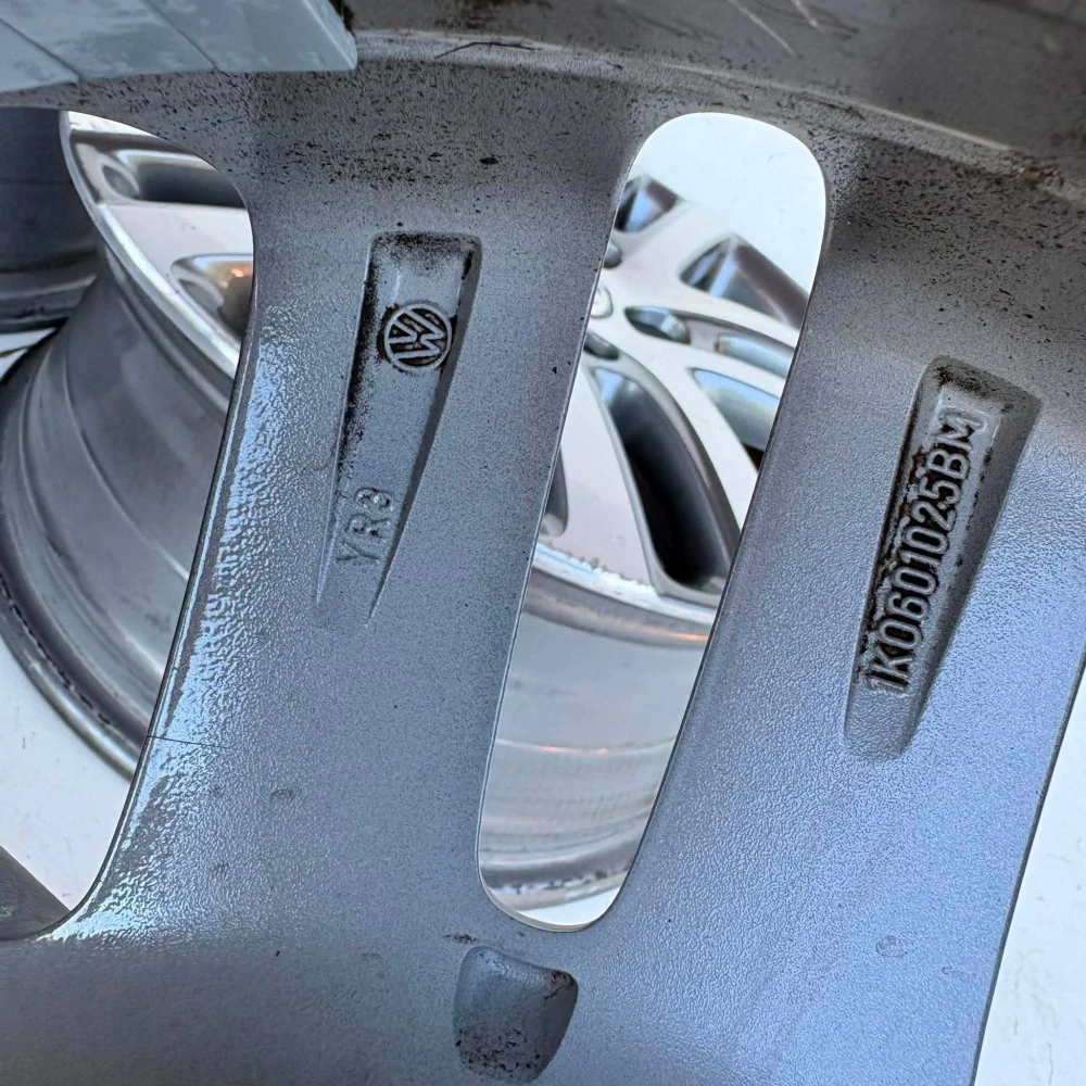 ALU KOLA VW GOLF CADDY TOURAN 16"