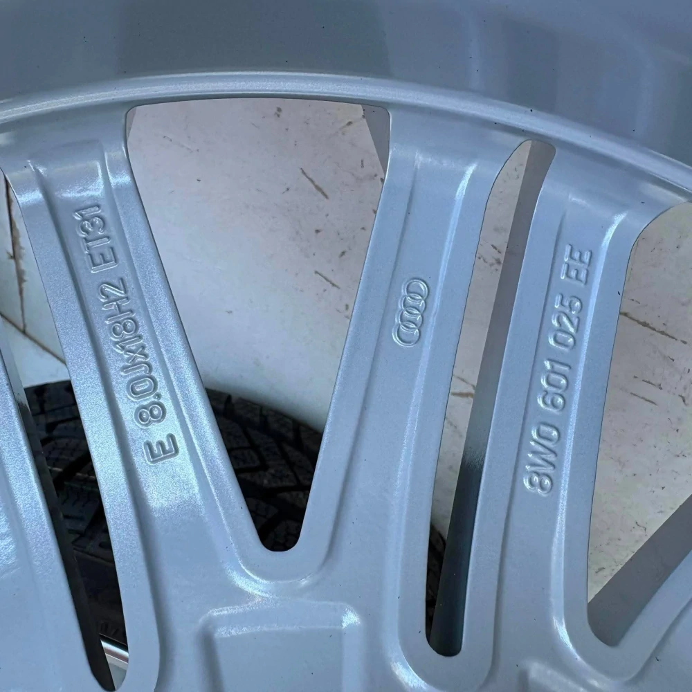 NOVÁ ZIMNÍ ALU KOLA AUDI A5 S5 A4 S4 245/40R18 DPH