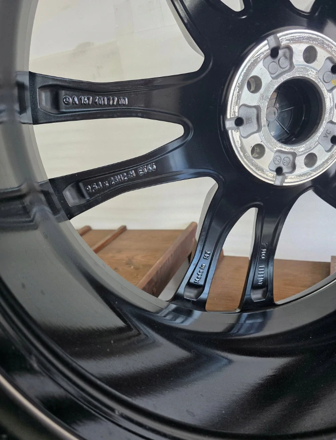 ORIGINÁLNÍ ALU KOLA MERCEDES AMG 23"