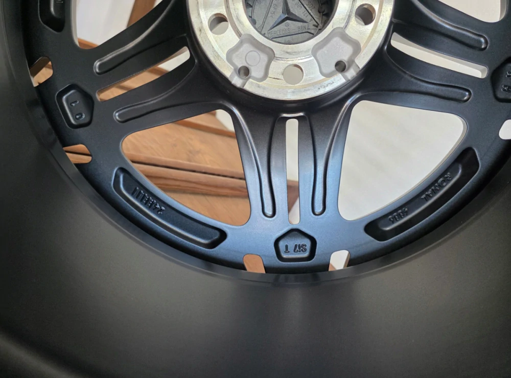 NOVÁ ORIGINÁLNÍ ALU KOLA MERCEDES 19" AMG CLA