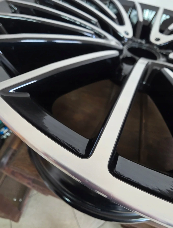 NOVÁ (DEMO) ORIGINÁLNÍ ALU KOLA MERCEDES S 21"AMG