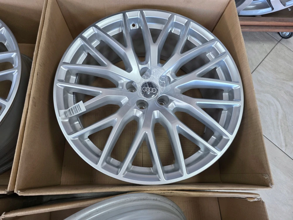 AUDI Q7 4M FACELIFT 20" A5 RS4 RS5 4M0601025CQ