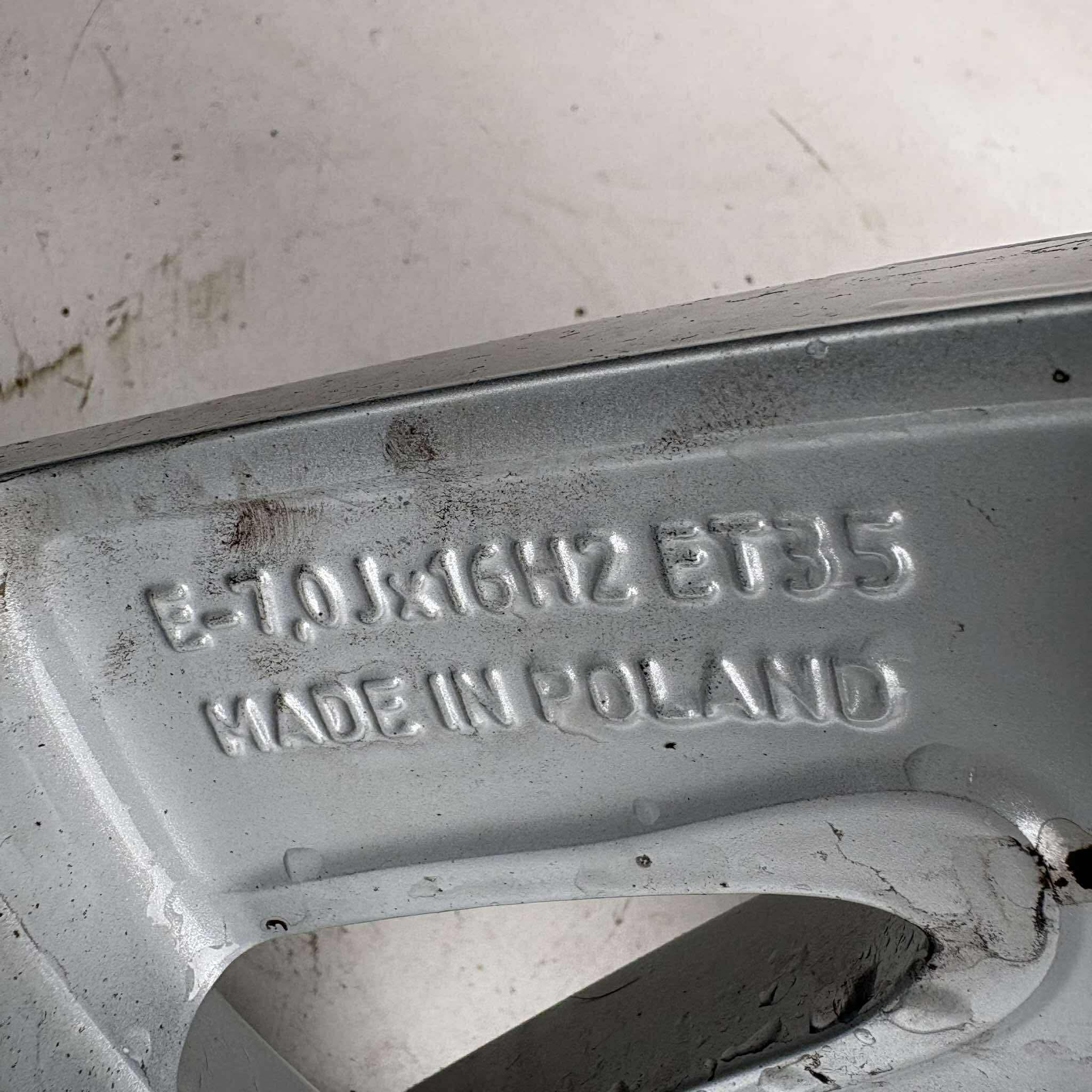 AUDI A3 A4 Q3 16"