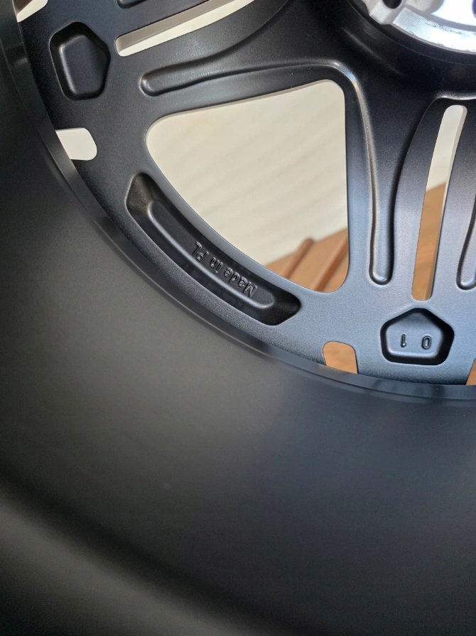 NOVÁ ORIGINÁLNÍ ALU KOLA MERCEDES 19" AMG CLA