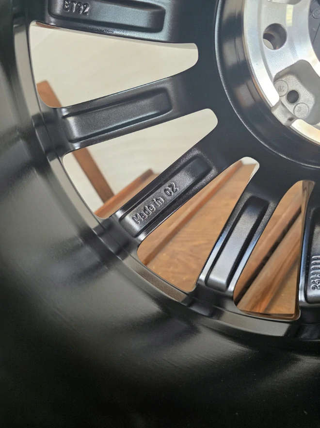 NOVÁ ORIGINÁLNÍ ALU KOLA MERCEDES  G 20" AMG